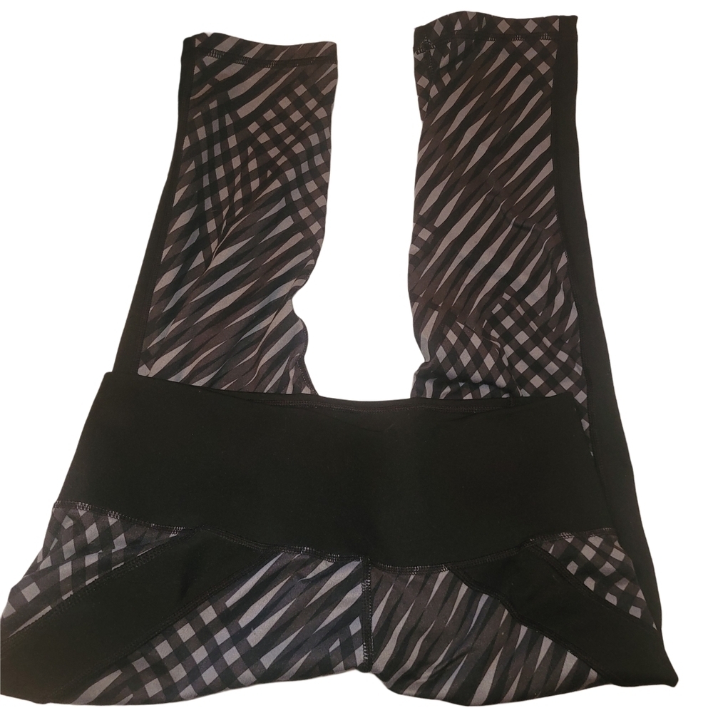 Adidas Black and Gray Cropped Performance Leggings Size M